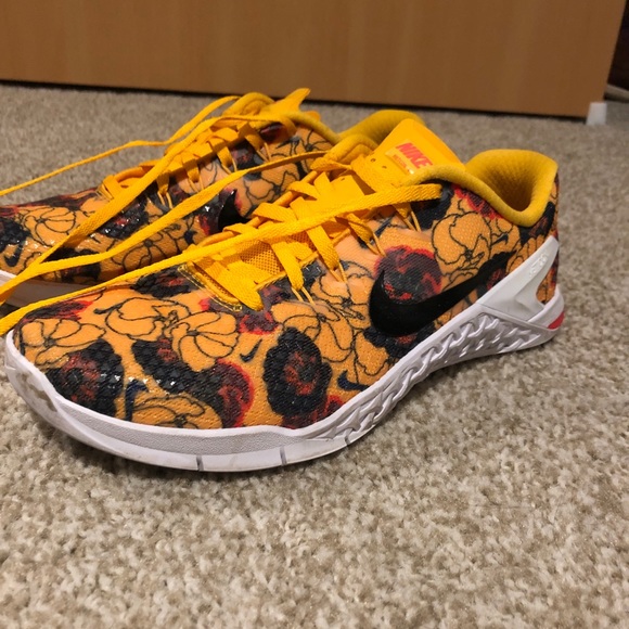 nike metcon flower